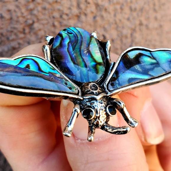 New Abalone Shell Bee Pin Brooch. - Picture 6 of 15